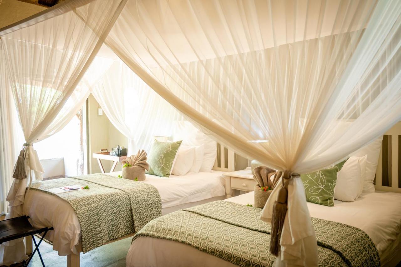 Kambaku Safari Lodge Timbavati Game Reserve Exterior photo